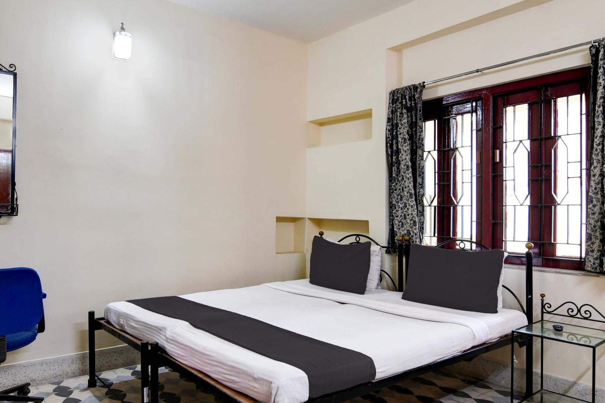 Oyo Simplex Guest House Behala Kolkata Exterior photo