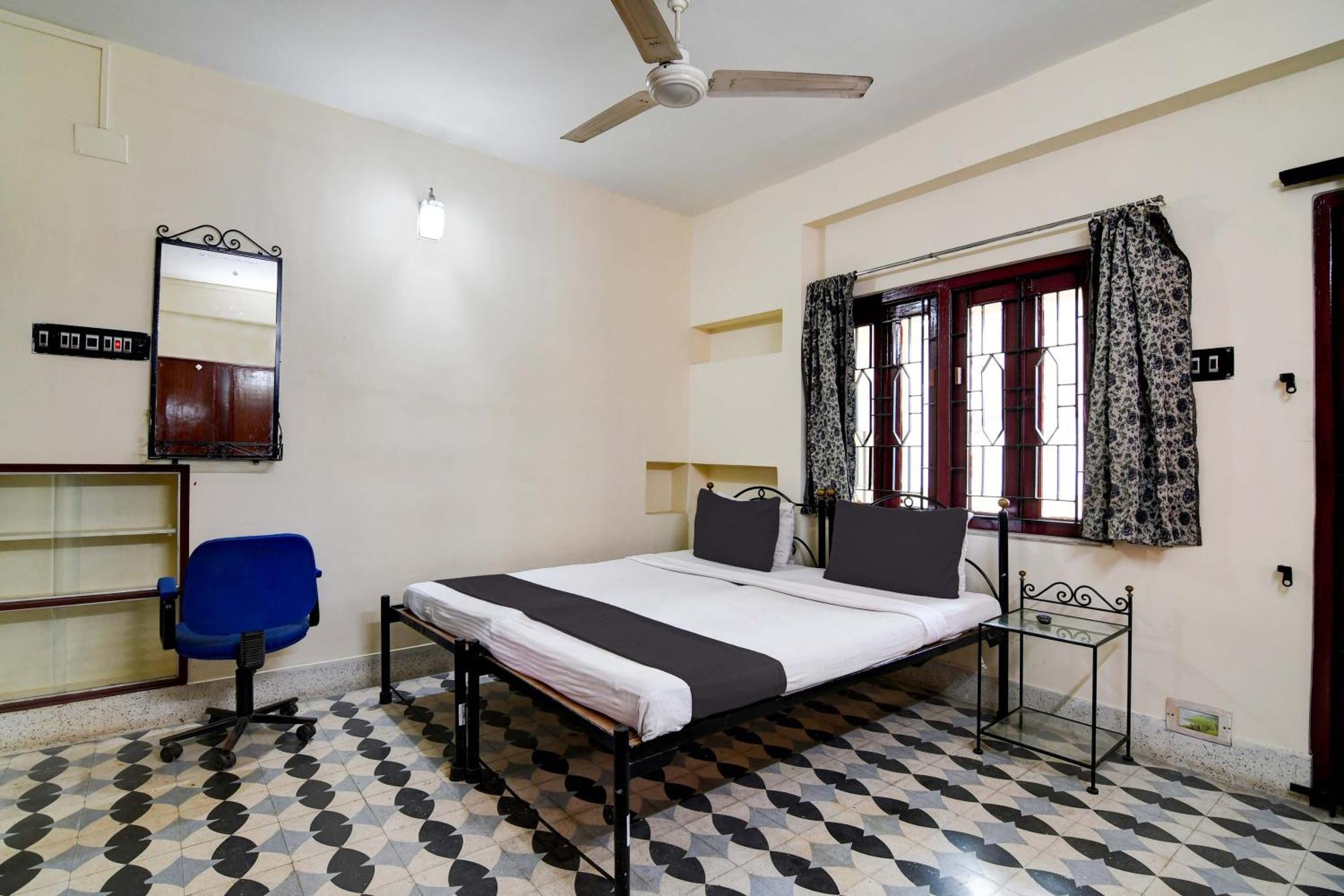Oyo Simplex Guest House Behala Kolkata Exterior photo