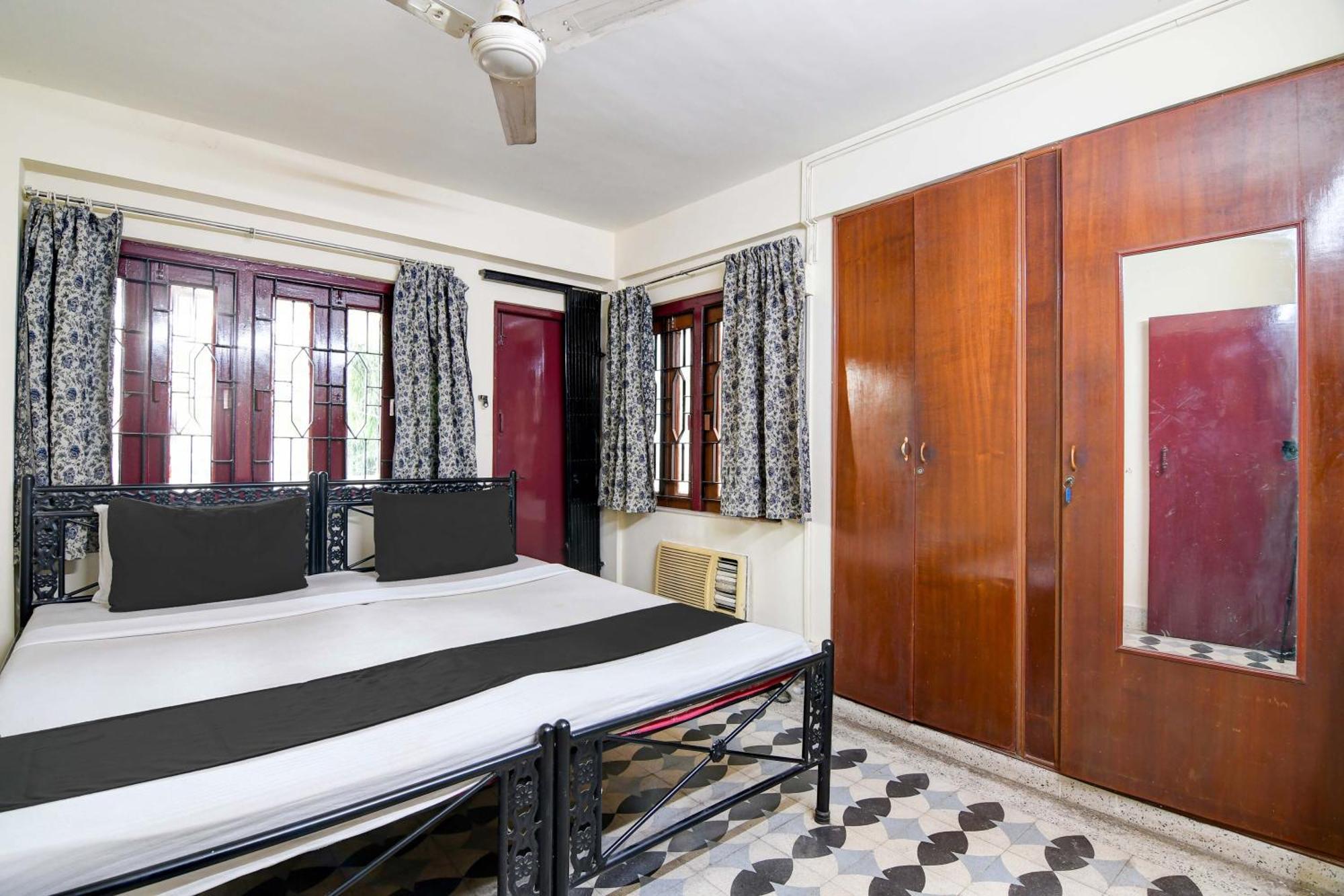 Oyo Simplex Guest House Behala Kolkata Exterior photo